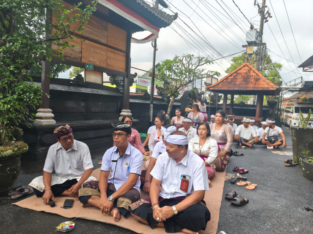 Pelaksanaan Persembahyangan Bersama Hari Raya Purnama 10 Juni 2025